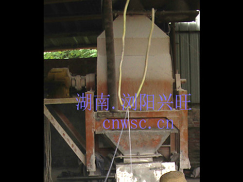 石英砂磁選機工作現場 石英砂磁選機工作現場