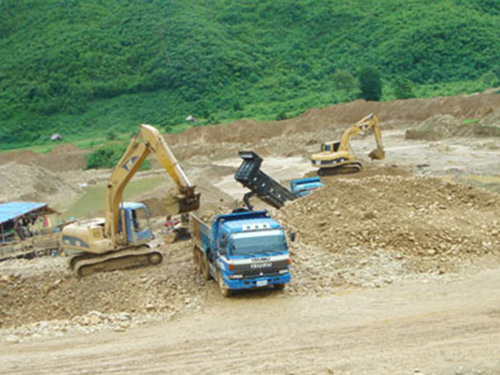 老撾、柬埔寨礦區工程車