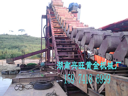 剛果金-采金船-工作中 剛果金-采金船-工作中