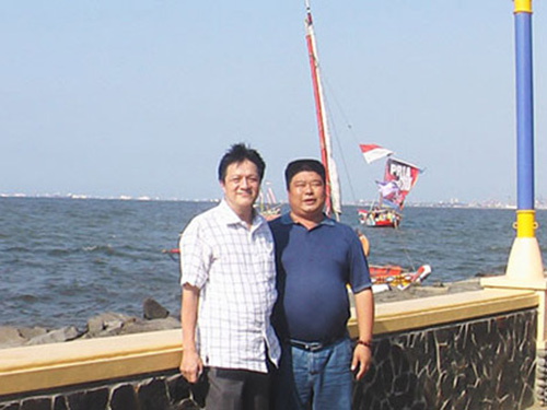 總經(jīng)理在印尼 總經(jīng)理在印尼