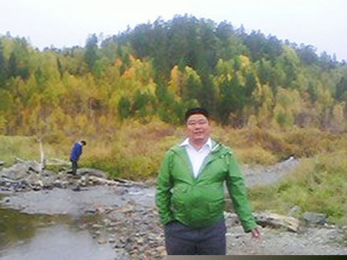 張總在外蒙古礦區(qū) 張總在外蒙古礦區(qū)