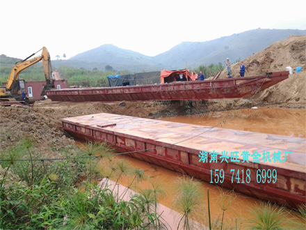 剛果金采金船安裝現(xiàn)場 剛果金采金船安裝現(xiàn)場