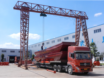 國內(nèi)采金船裝運 國內(nèi)采金船裝運